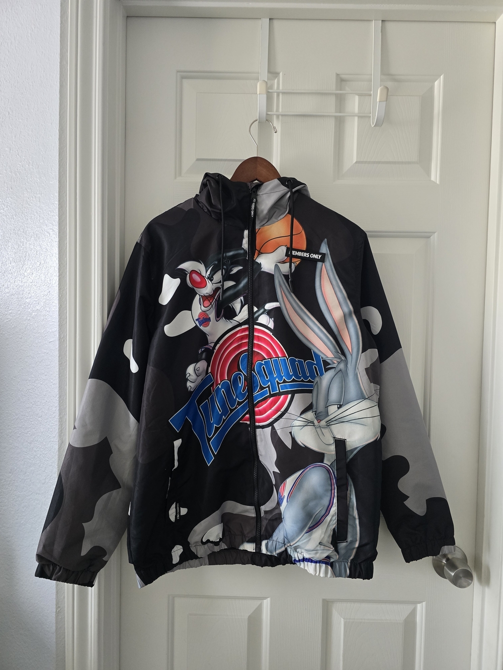 Members Only Space Jam Jacket Bugs Bunny Graphic Hooded Size M Unisex
